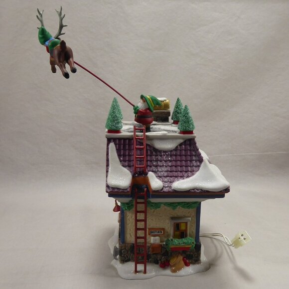 Dept 56 Santa's Reindeer Rides North Pole Series Christmas Village House 2002 - Picture 3 of 11